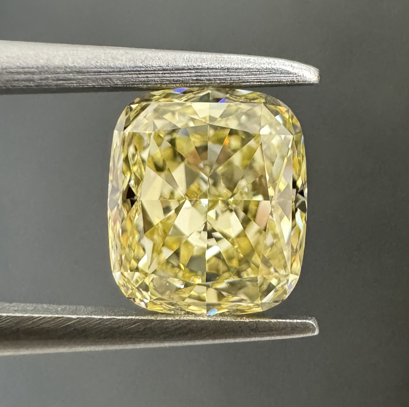 1.34ct Cushion SINGLE image 2 of 3