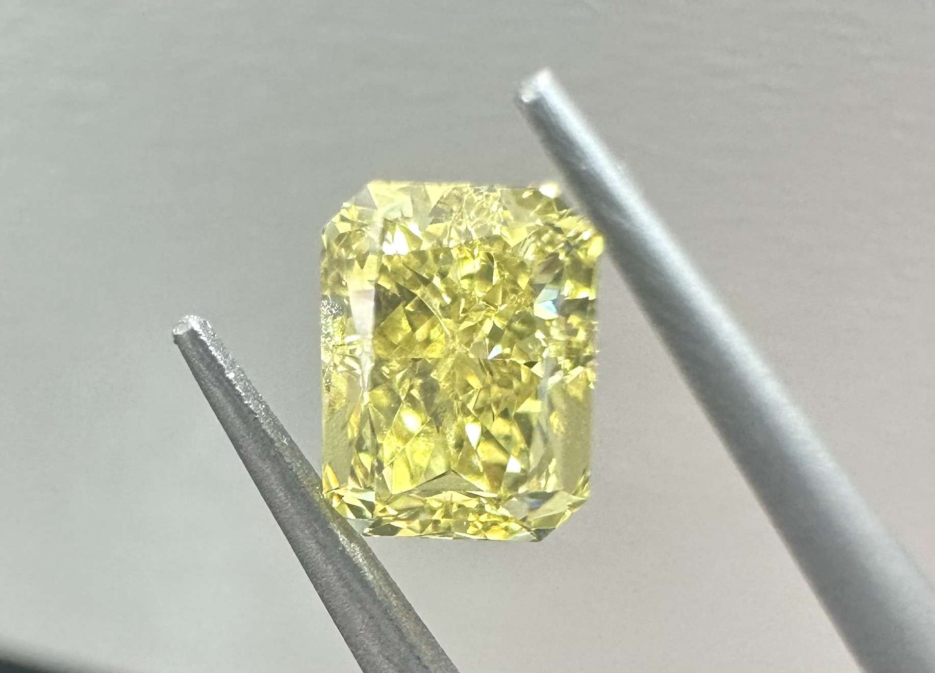 0.53ct Radiant SINGLE image 2 of 3