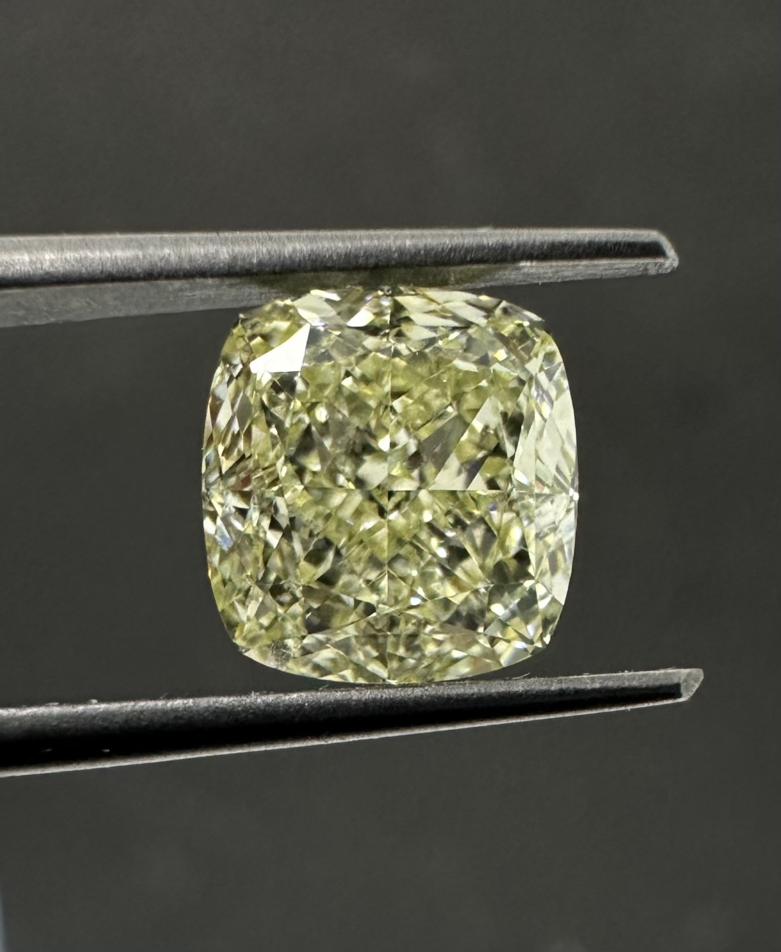 1.75ct Cushion SINGLE image 2 of 3