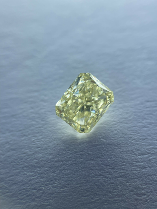 1.01ct Radiant SINGLE image 3 of 4