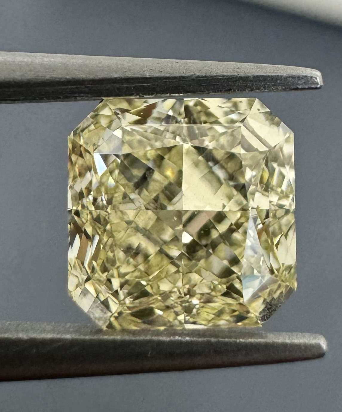 1.50ct Square SINGLE image 2 of 3