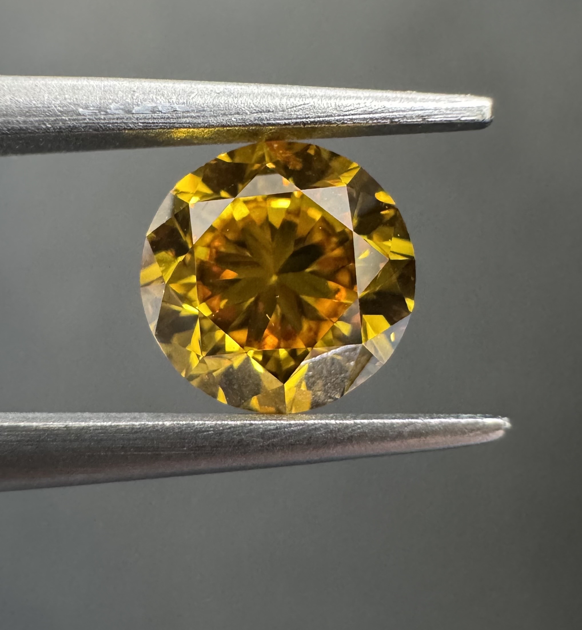 1.01ct Round SINGLE image 2 of 3