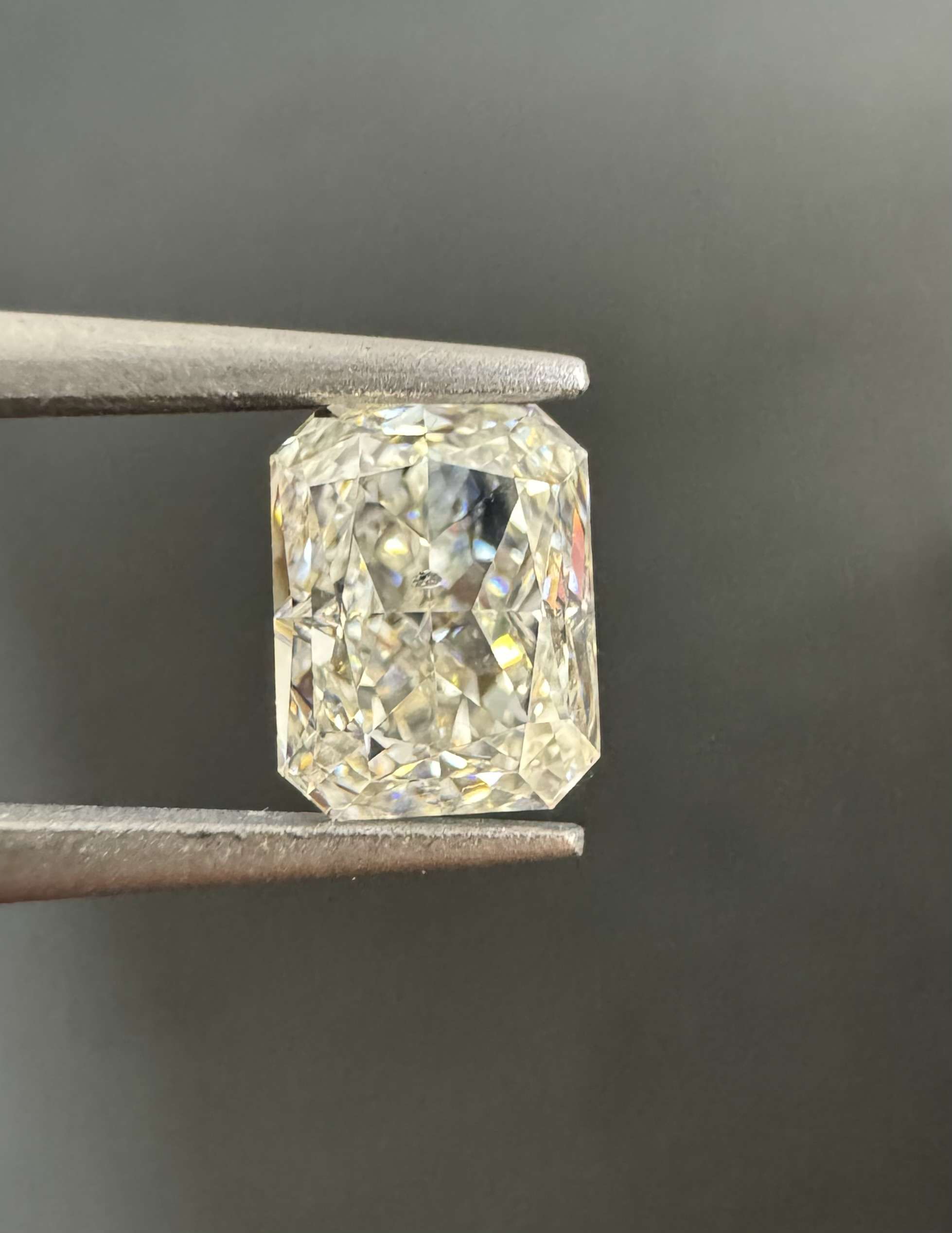 1.00ct Radiant SINGLE image 2 of 3