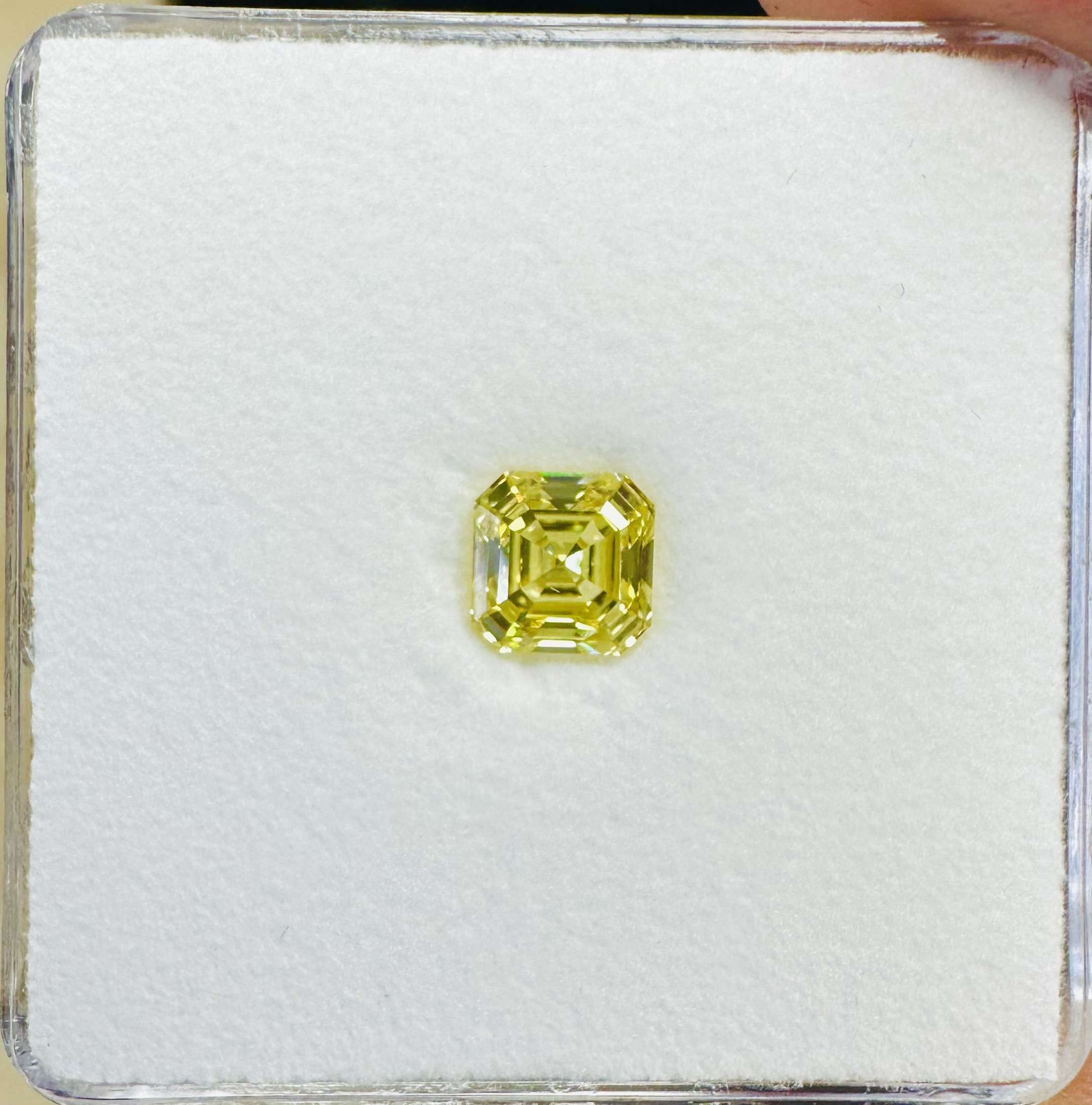 1.22ct SQUARE EMERALD CUT SINGLE image 2 of 3